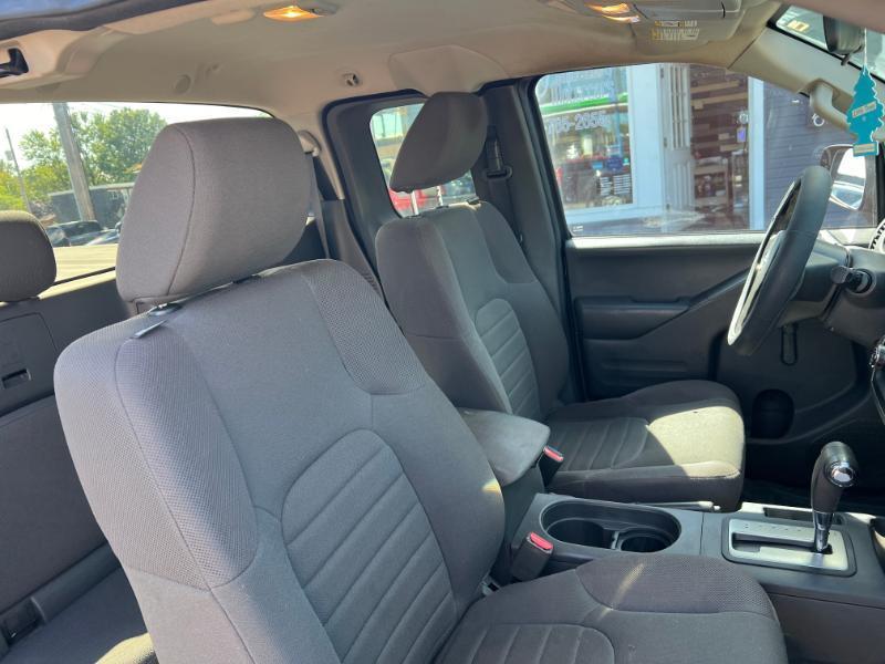 Nissan Frontier SV King Cab I4 5MT 2WD 2015