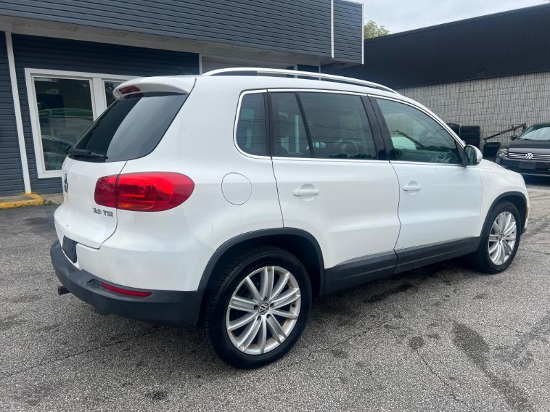Volkswagen Tiguan S 2012