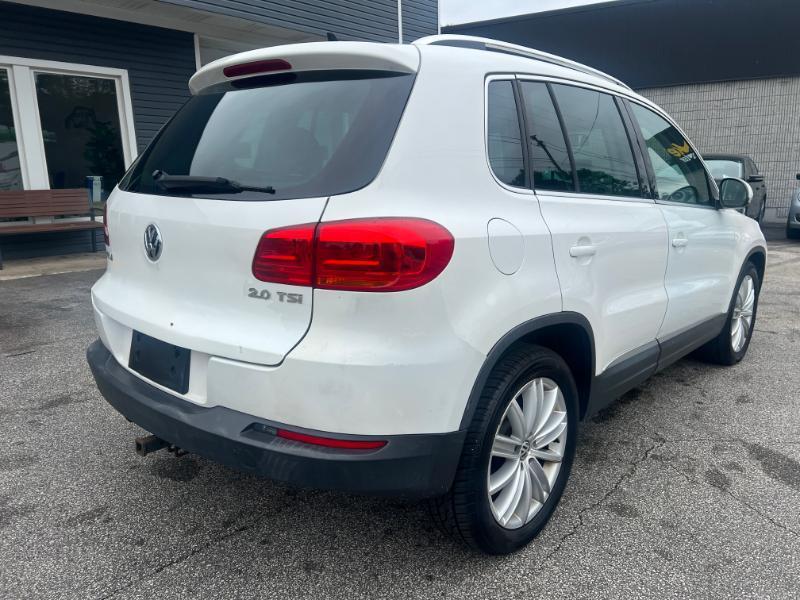 Volkswagen Tiguan S 2012