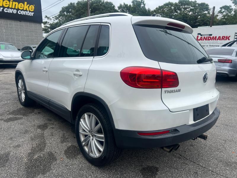 Volkswagen Tiguan S 2012
