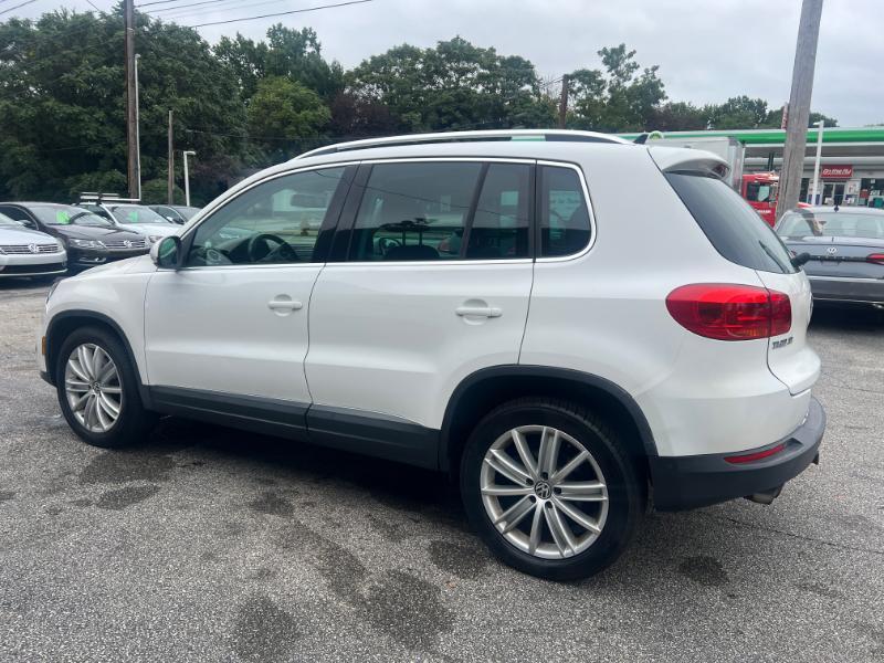 Volkswagen Tiguan S 2012