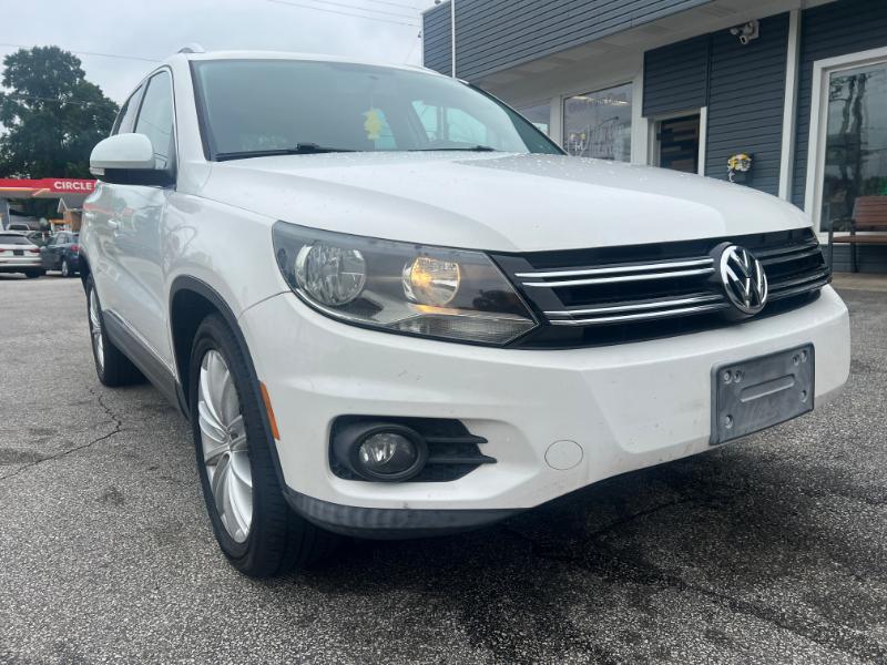 Volkswagen Tiguan S 2012