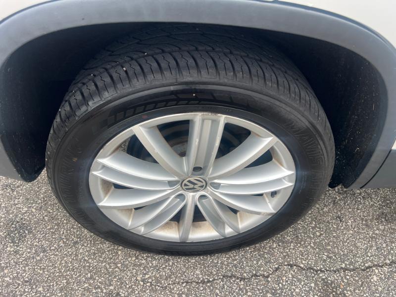 Volkswagen Tiguan S 2012