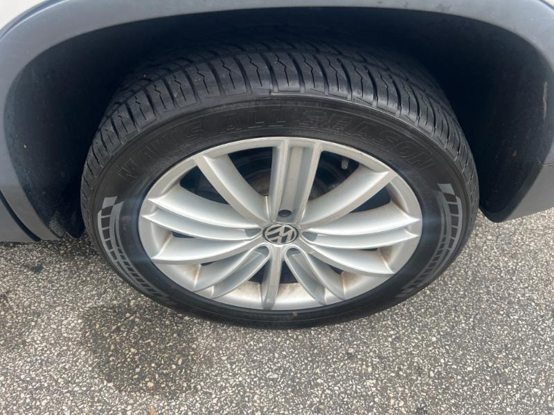 Volkswagen Tiguan S 2012
