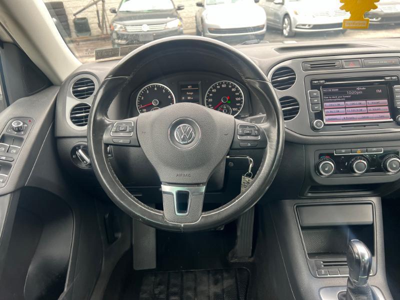 Volkswagen Tiguan S 2012