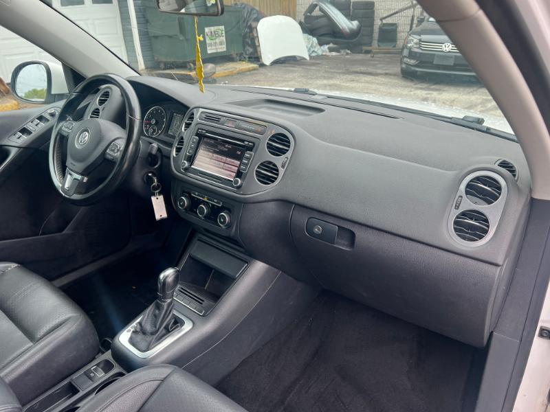 Volkswagen Tiguan S 2012