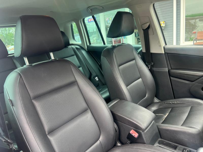 Volkswagen Tiguan S 2012