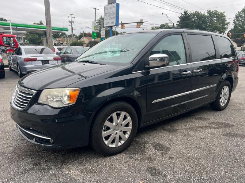 Chrysler Town & Country Touring-L 2012