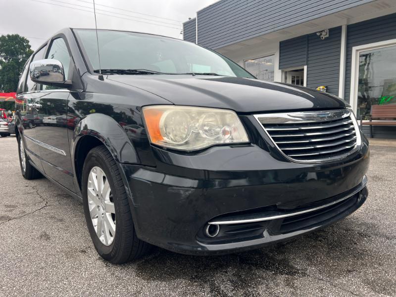 Chrysler Town & Country Touring-L 2012