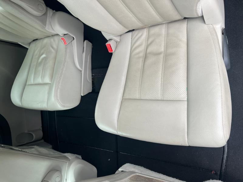 Chrysler Town & Country Touring-L 2012