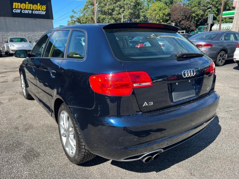 Audi A3 2.0T Premium S tronic 2011