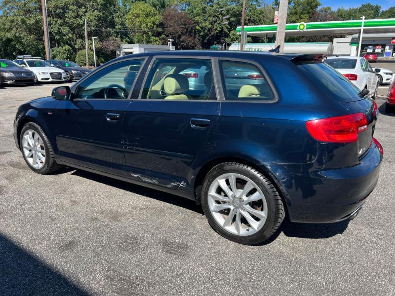 Audi A3 2.0T Premium S tronic 2011