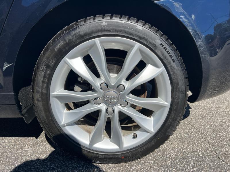 Audi A3 2.0T Premium S tronic 2011