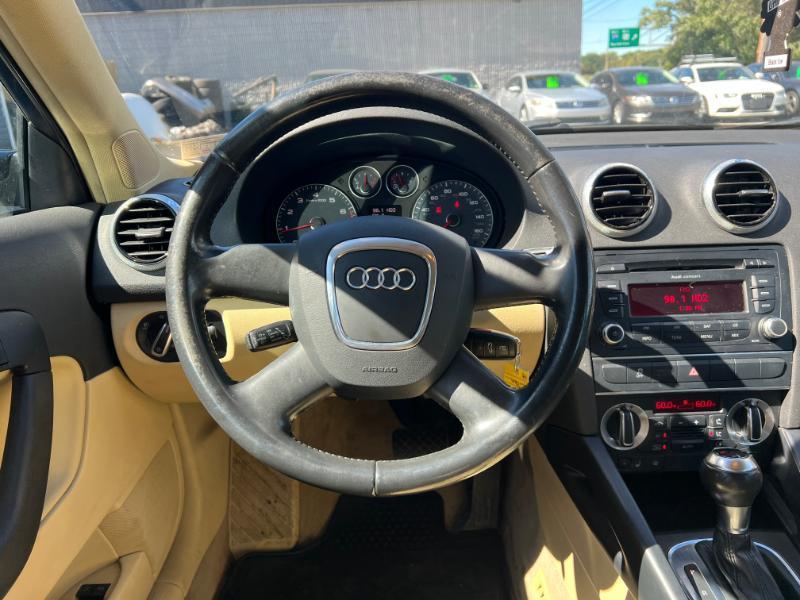 Audi A3 2.0T Premium S tronic 2011