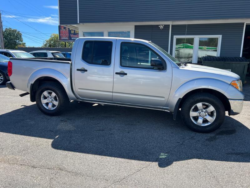 Nissan Frontier SL Crew Cab 4WD 2011
