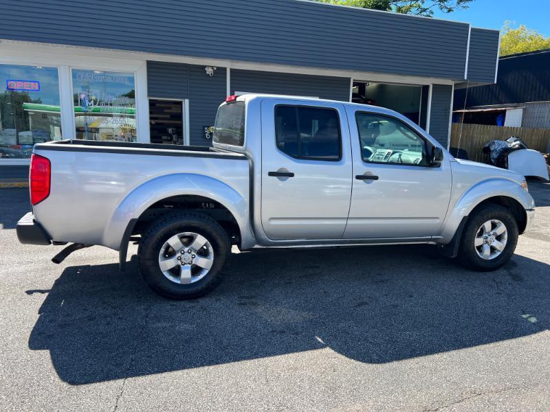 Nissan Frontier SL Crew Cab 4WD 2011