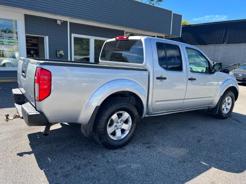 Nissan Frontier SL Crew Cab 4WD 2011