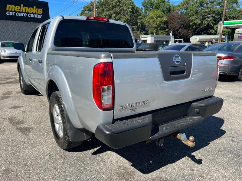 Nissan Frontier SL Crew Cab 4WD 2011