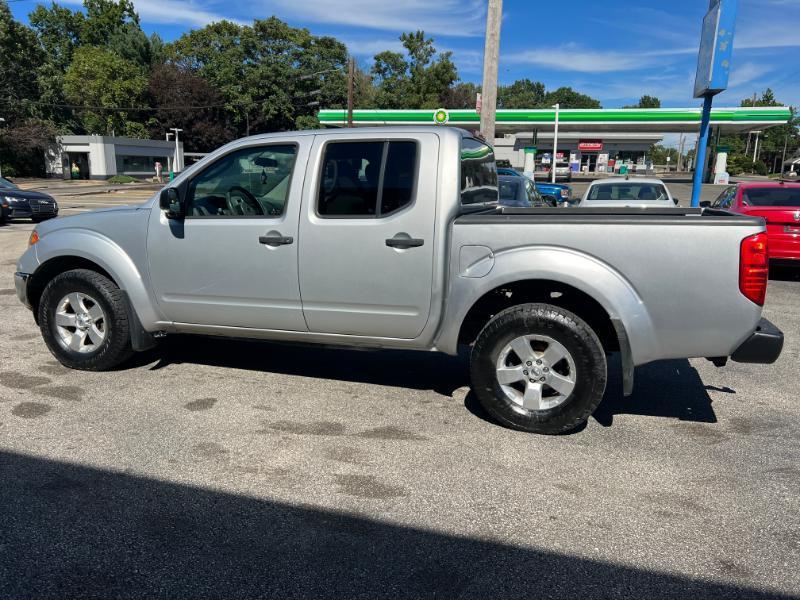 Nissan Frontier SL Crew Cab 4WD 2011
