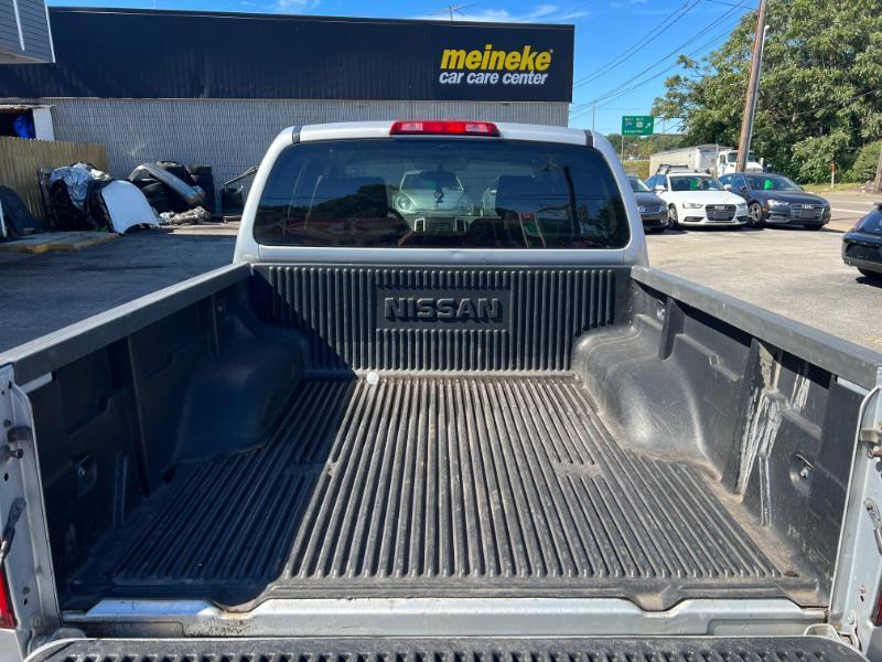Nissan Frontier SL Crew Cab 4WD 2011