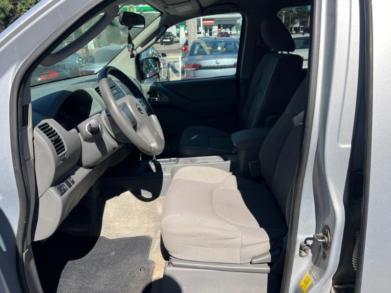 Nissan Frontier SL Crew Cab 4WD 2011