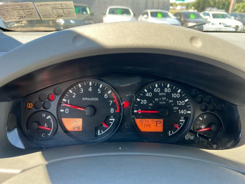 Nissan Frontier SL Crew Cab 4WD 2011