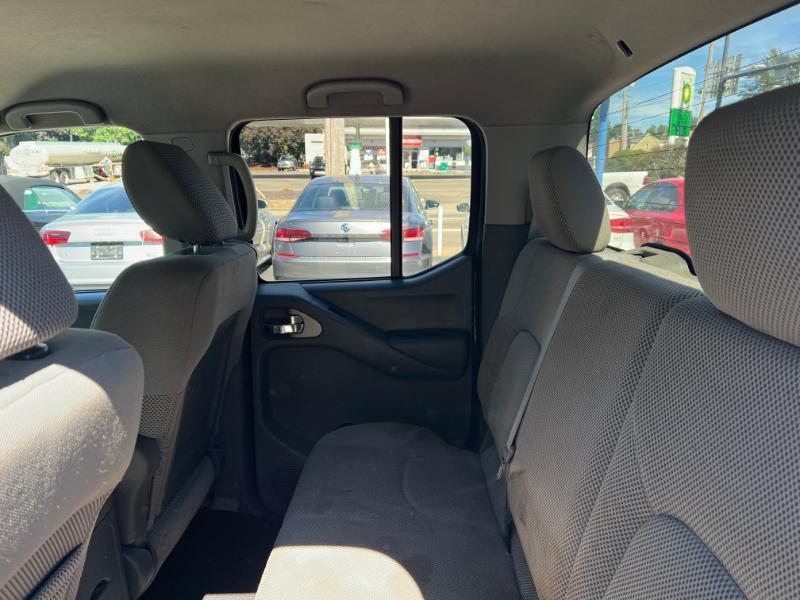 Nissan Frontier SL Crew Cab 4WD 2011