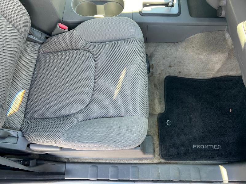 Nissan Frontier SL Crew Cab 4WD 2011