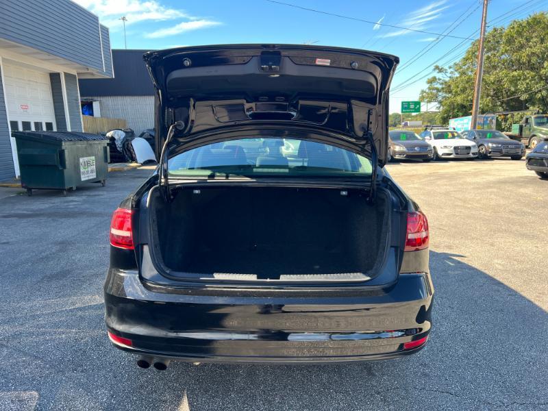 Volkswagen Jetta SE 6A 2016