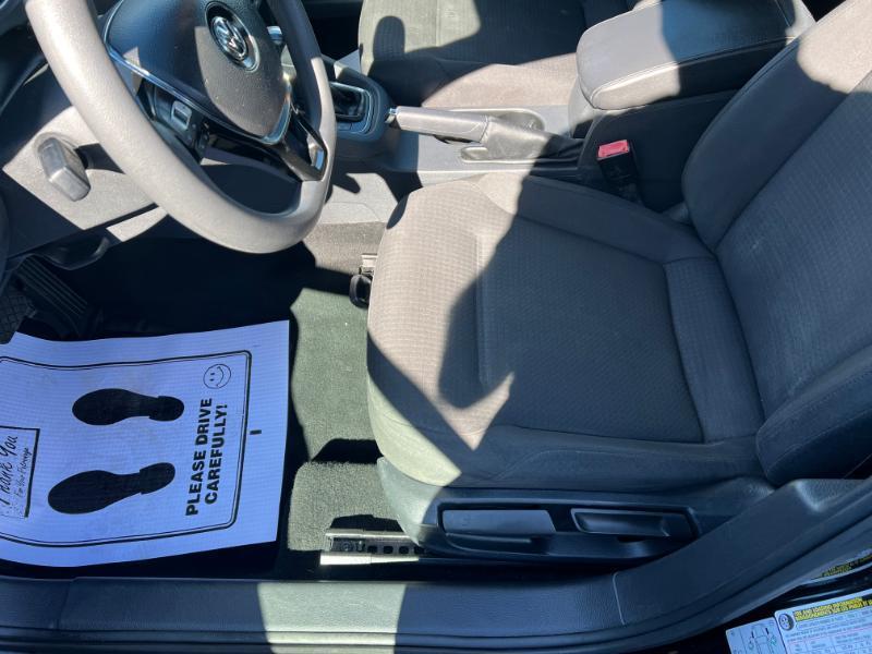 Volkswagen Jetta SE 6A 2016