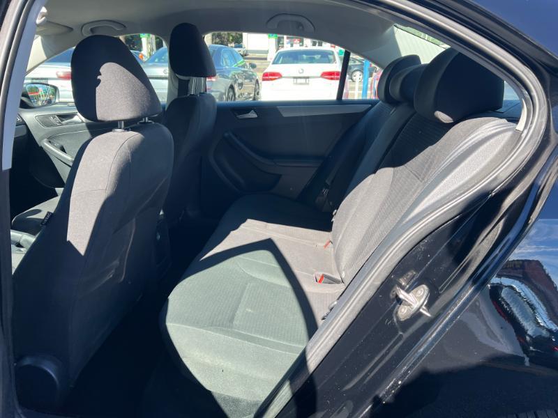 Volkswagen Jetta SE 6A 2016