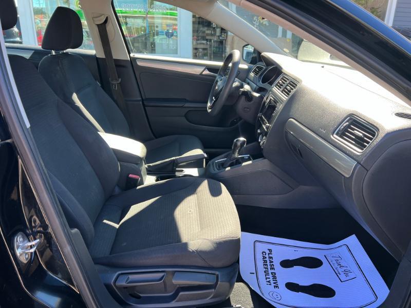 Volkswagen Jetta SE 6A 2016
