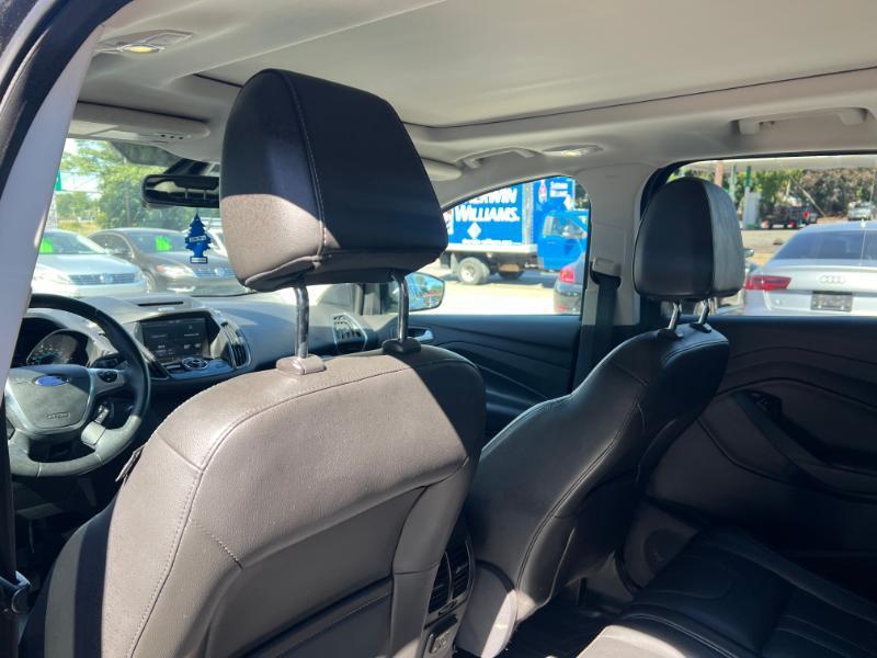 Ford Escape Titanium 4WD 2013