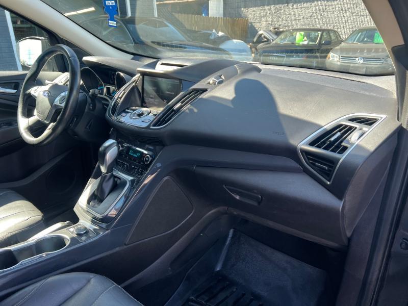 Ford Escape Titanium 4WD 2013