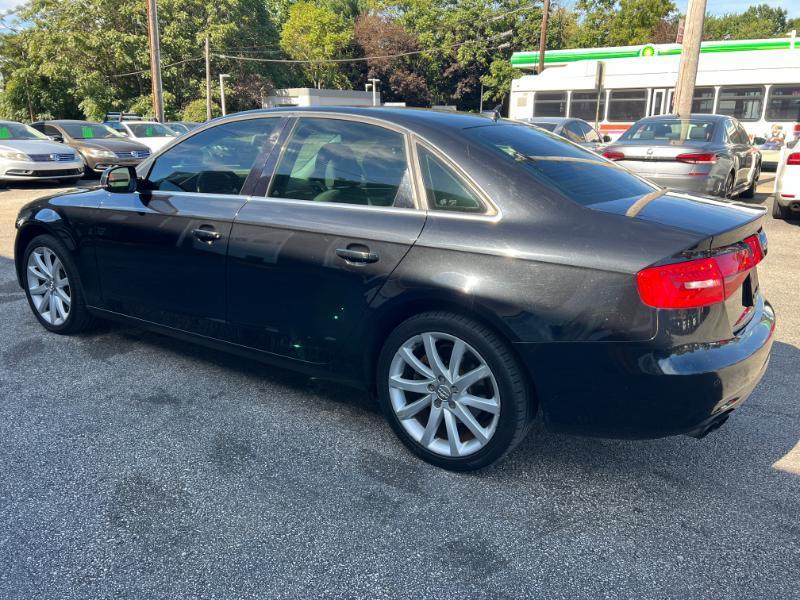 Audi A4 2.0T Sedan quattro Tiptronic 2013