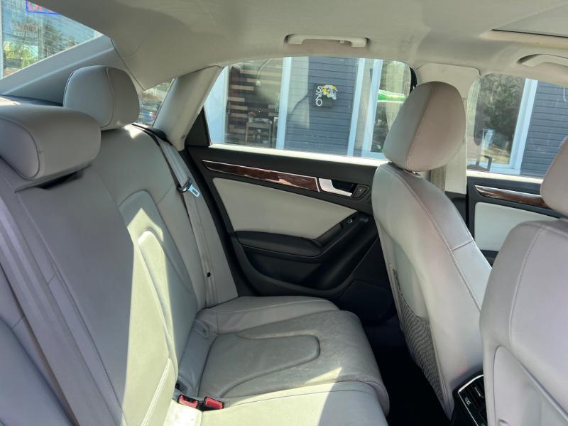 Audi A4 2.0T Sedan quattro Tiptronic 2013