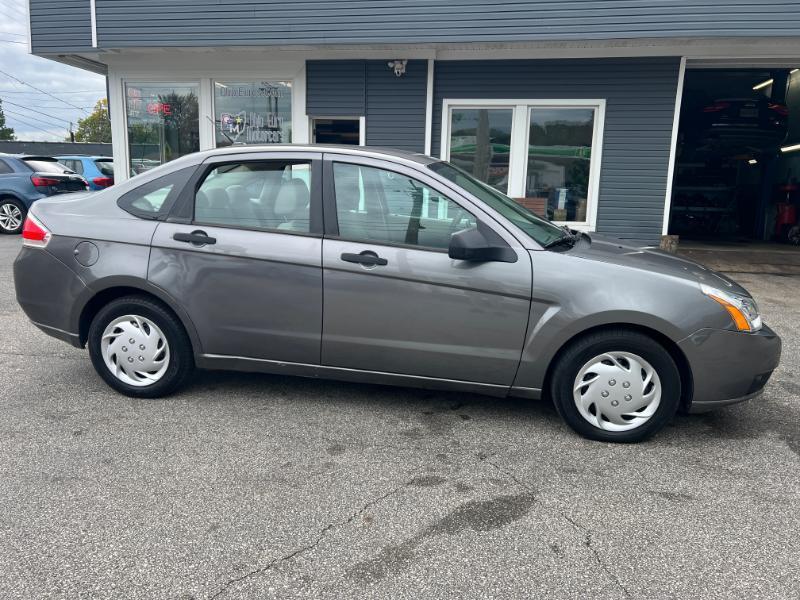 Ford Focus S Sedan 2011