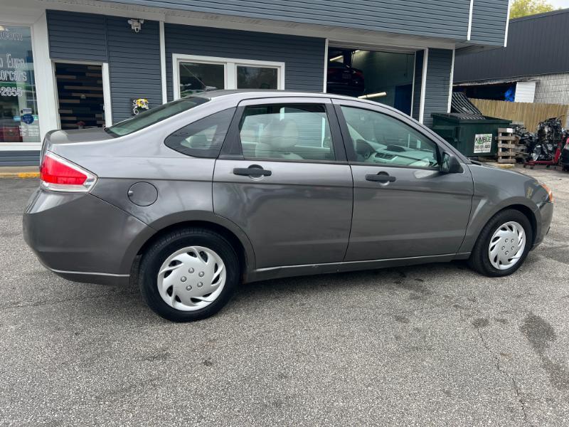 Ford Focus S Sedan 2011