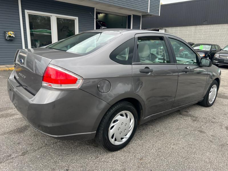 Ford Focus S Sedan 2011
