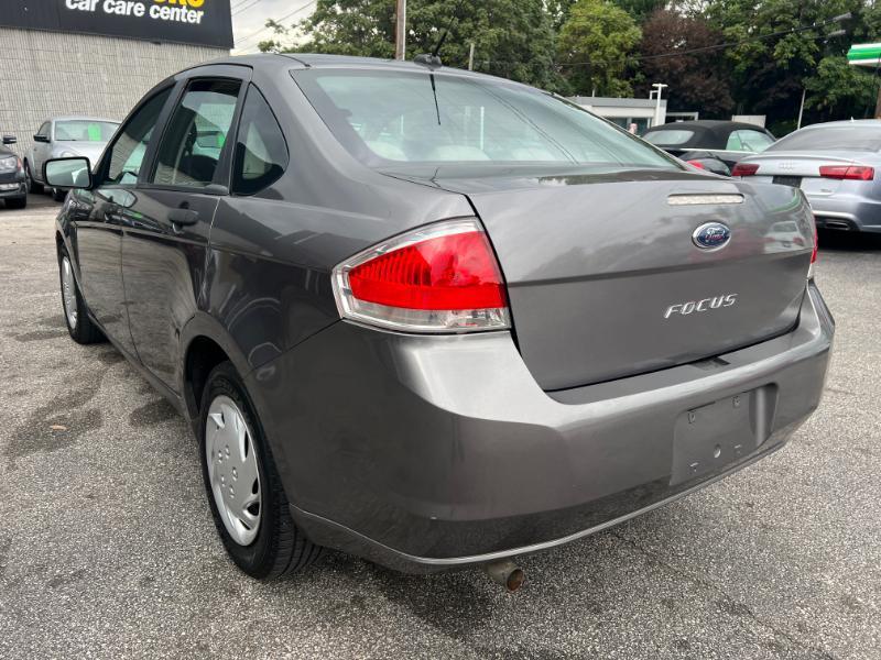 Ford Focus S Sedan 2011