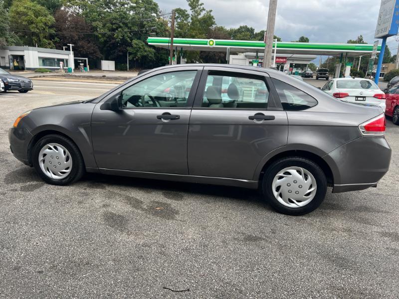 Ford Focus S Sedan 2011