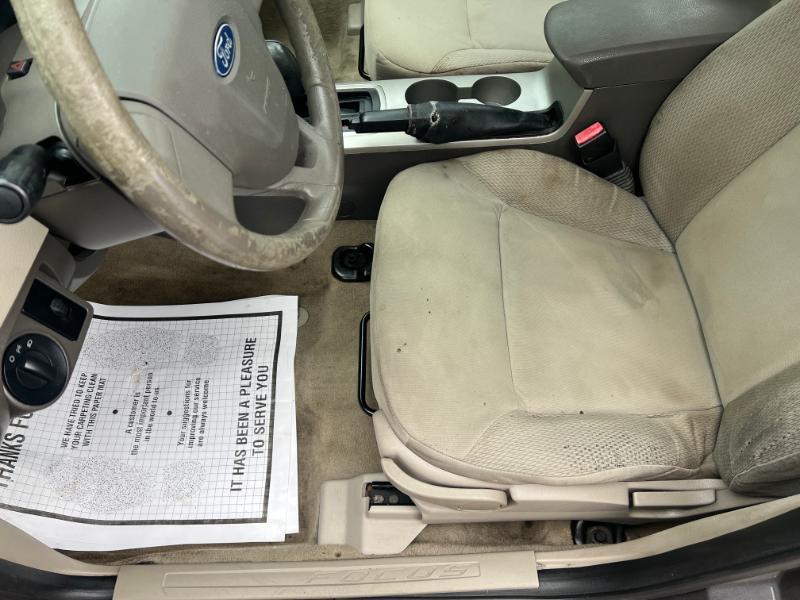 Ford Focus S Sedan 2011