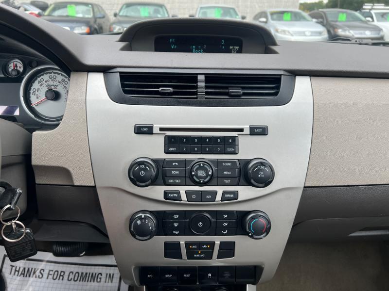 Ford Focus S Sedan 2011