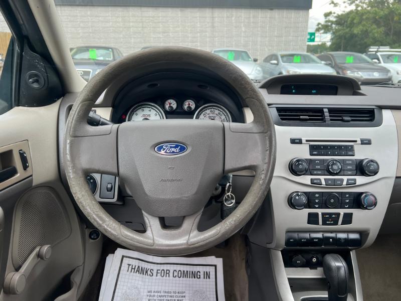 Ford Focus S Sedan 2011