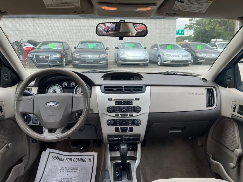 Ford Focus S Sedan 2011