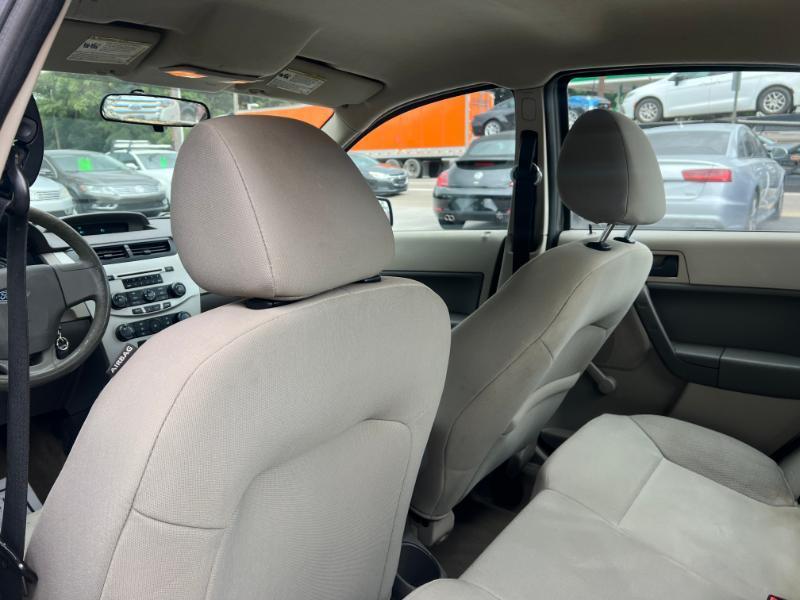 Ford Focus S Sedan 2011