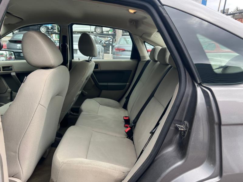 Ford Focus S Sedan 2011