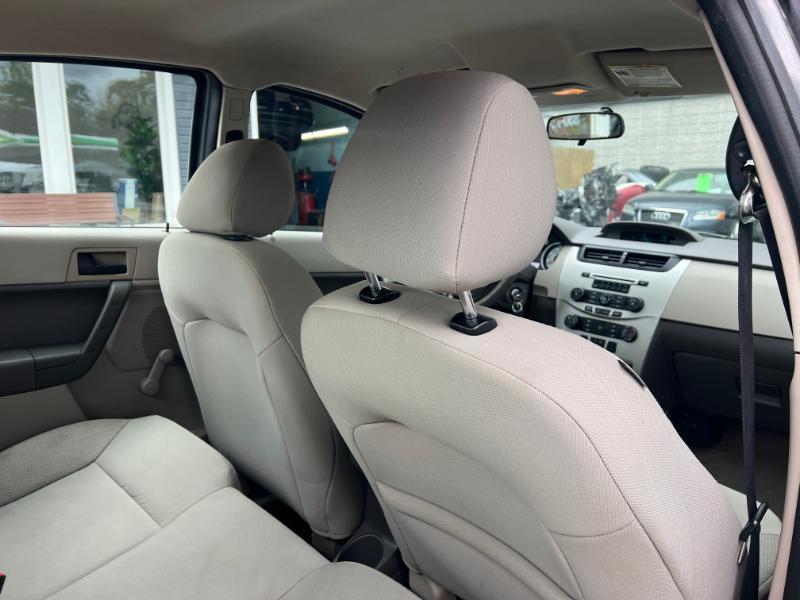 Ford Focus S Sedan 2011