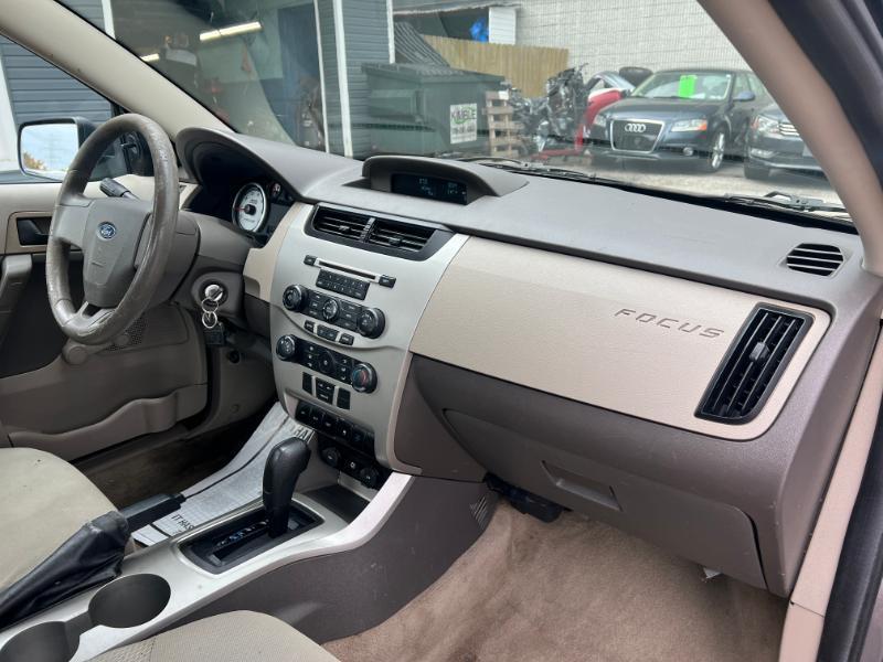 Ford Focus S Sedan 2011