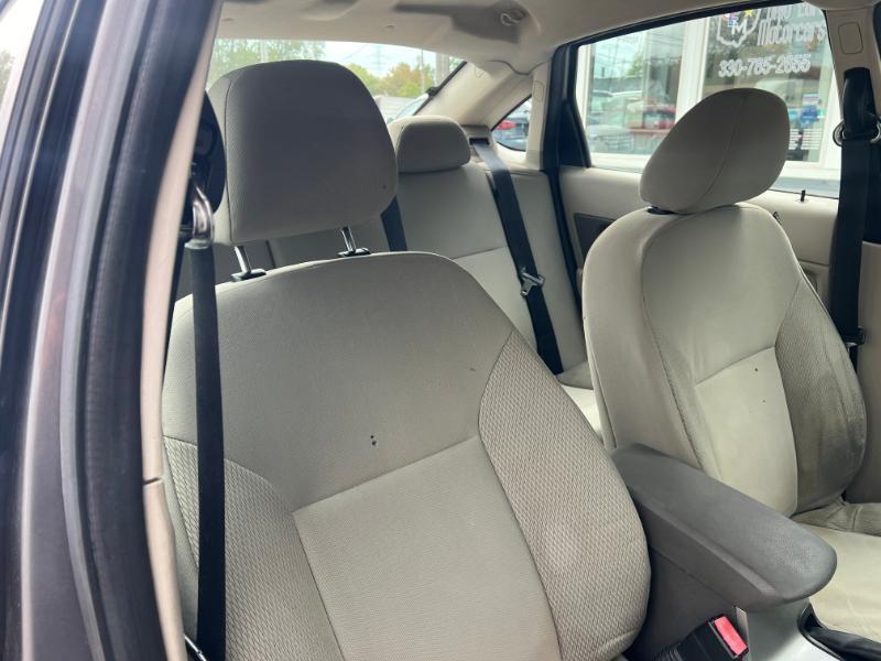 Ford Focus S Sedan 2011